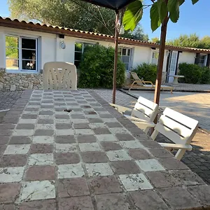 https://villa-bergerie-provencale.fr-provencehotel.com