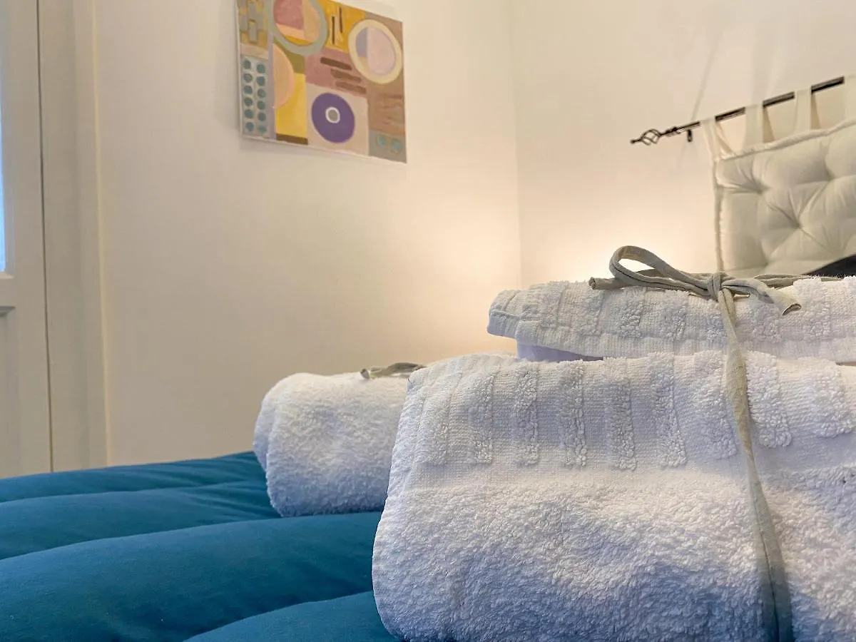 Apartment Le Casette Di Piazza Borsa Neapel Italien